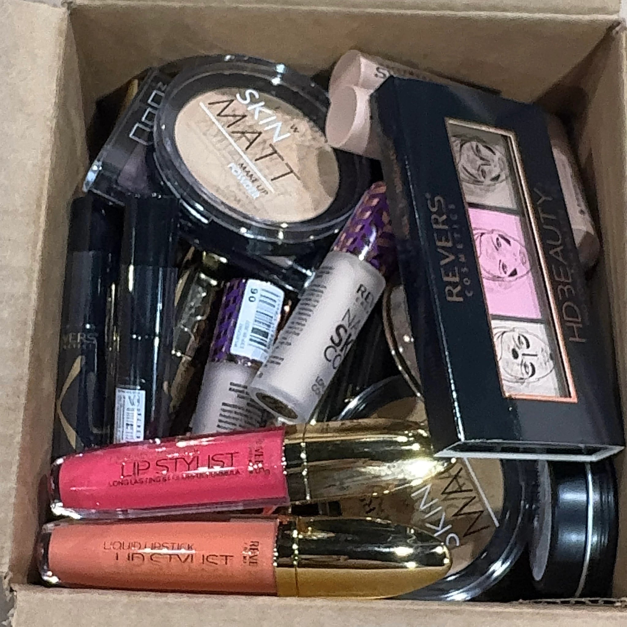 Caja Mixta Surtida Revers Cosmetics | Cosméticos al por Mayor