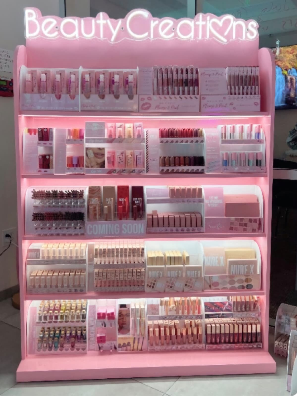 Exhibidor de Piso 4Ft Complexion Beauty Creations | Cosméticos al por Mayor