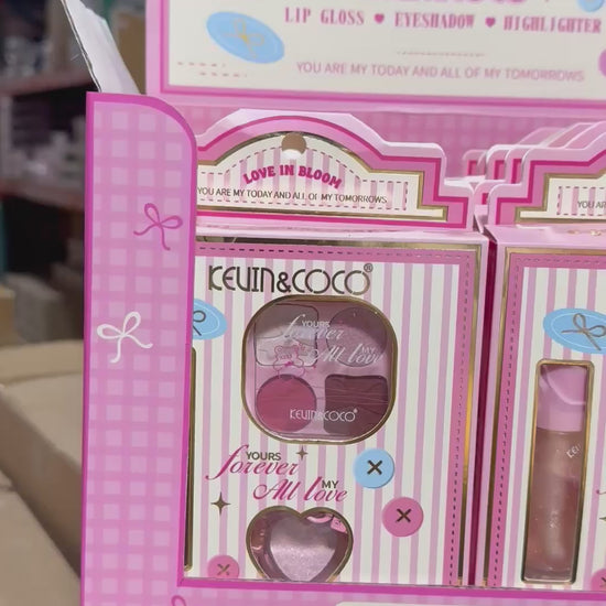 Kits de Maquillaje Love In Bloom Kevin & Coco | Cosméticos al por Mayor