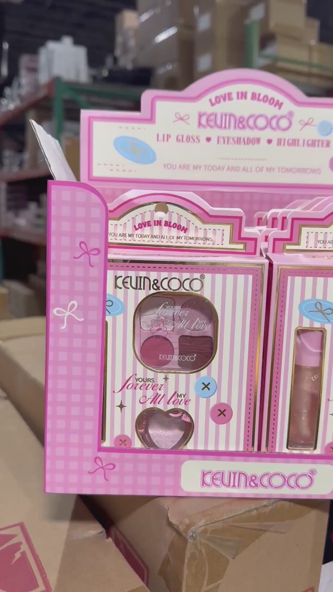 Kits de Maquillaje Love In Bloom Kevin & Coco | Cosméticos al por Mayor