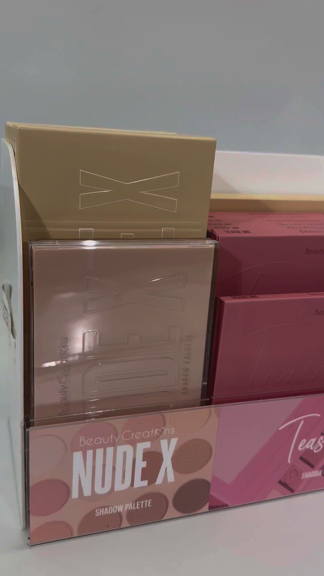 Paleta de Sombras Tease Me Beauty Creations | Cosméticos al por Mayor