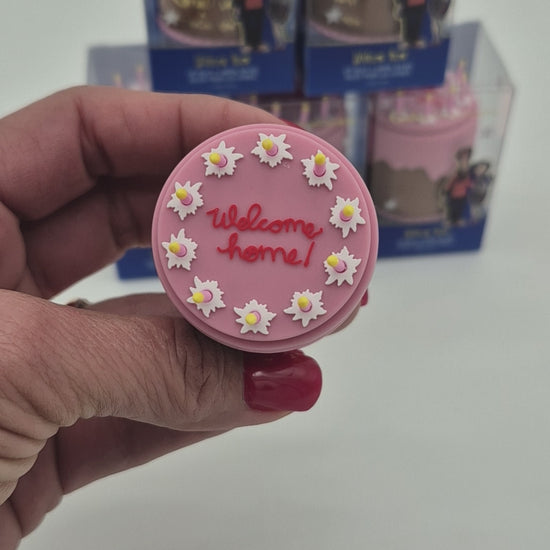 Brillo Labial Coraline Welcome Home | Cosméticos al por Mayor