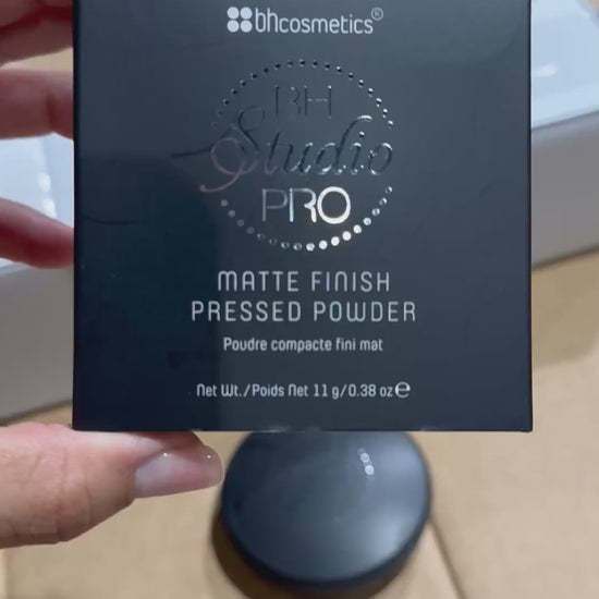 Polvo Compacto Pro Matte #240 BH Cosmetics | Cosméticos al por Mayor