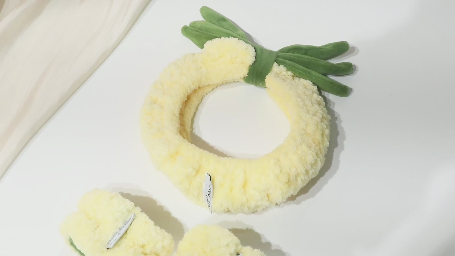 Spa Diadema y Muñequera Pineapple Totemica | Cosméticos al por mayor