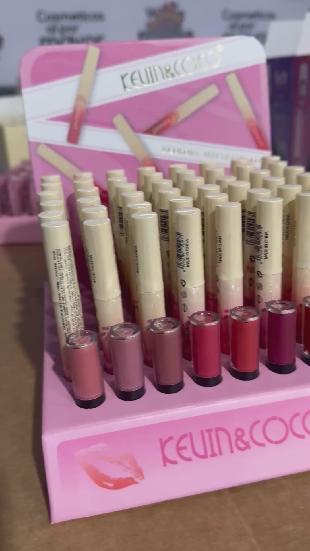 Brillo de Labios Mate en 8 Colores Kevin & Coco | Cosméticos al por Mayor